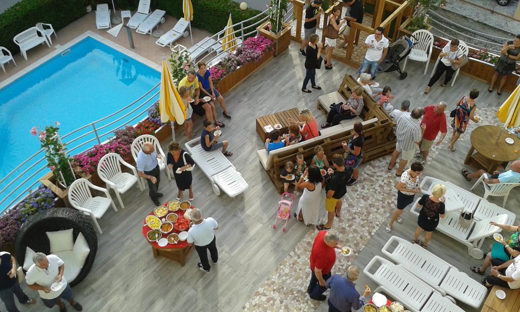 Hotel Gardenia Bellaria-Igea Marina Exterior photo